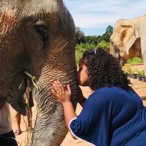 Meet your Posher, Danielle